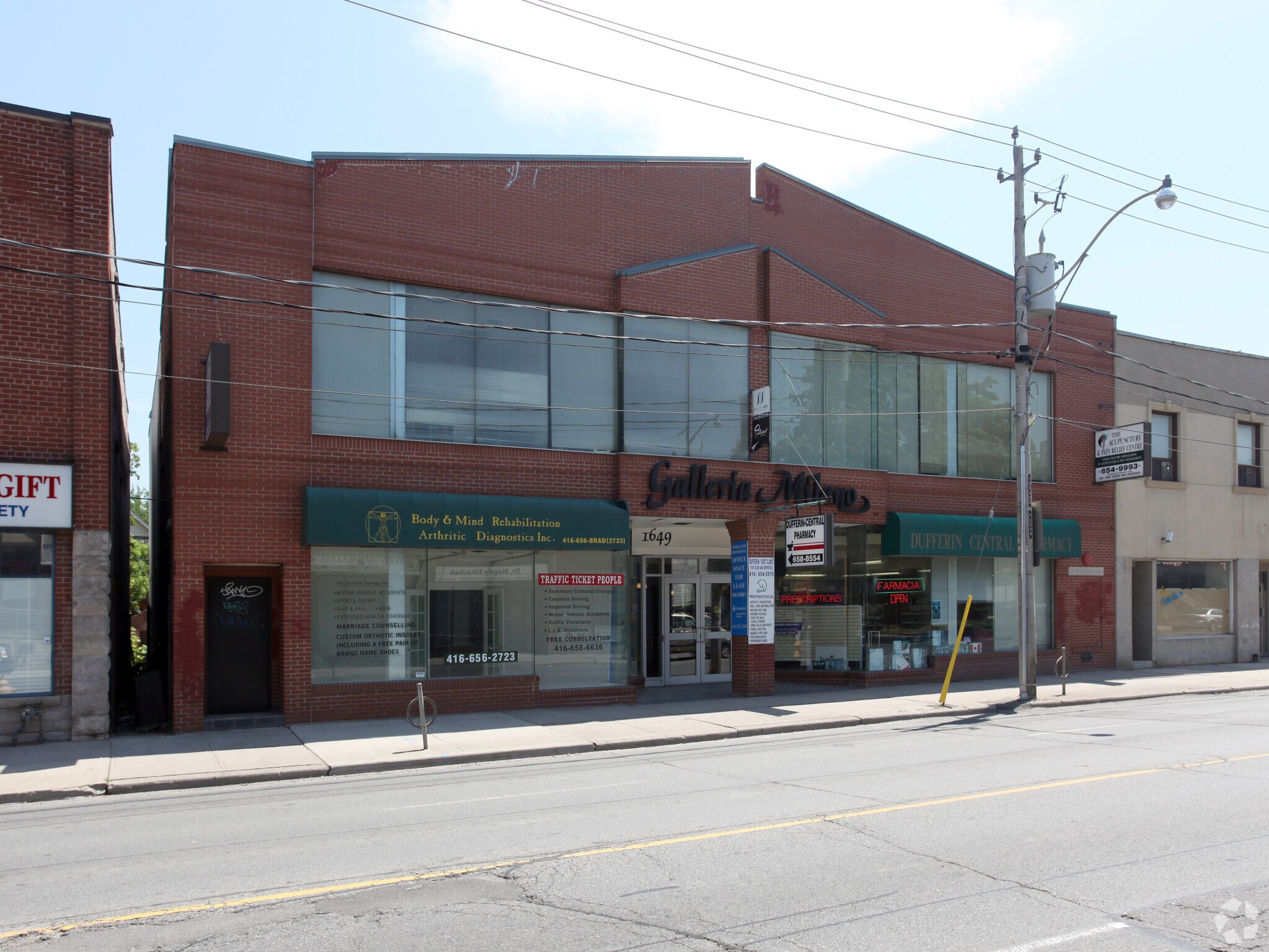 1649 Dufferin St, Toronto, ON à louer Photo principale– Image 1 sur 3