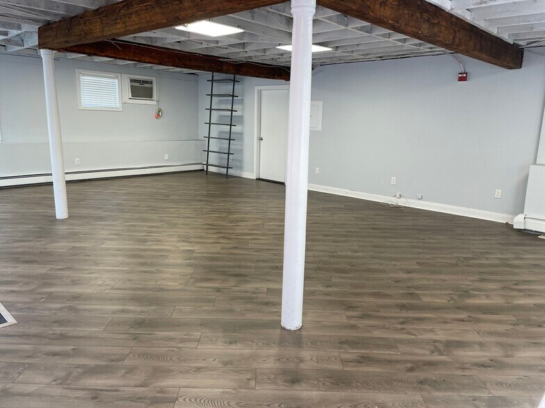 2 Hale St, Newton, MA à vendre - Photo de l’immeuble – Image 3 sur 5