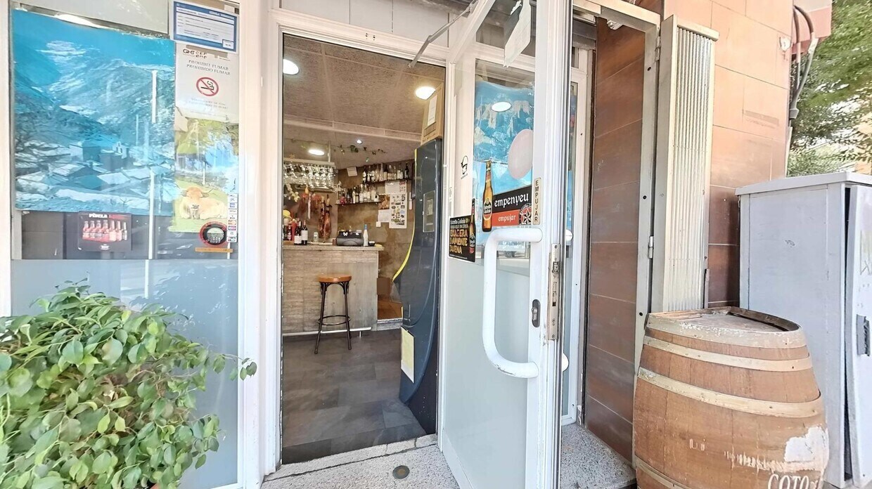 Local commercial dans Sant Adrià de Besòs, Barcelona à louer Photo intérieure– Image 1 sur 7