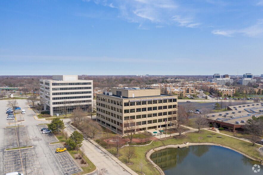 1931 N Meacham Rd, Schaumburg, IL à louer - Aérien – Image 2 sur 12