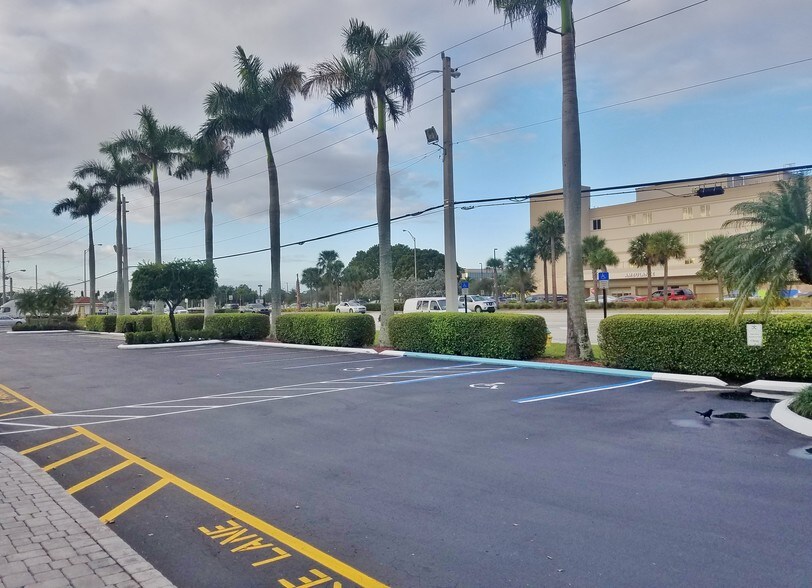 2950 N State Road 7, Margate, FL à louer - Photo de l’immeuble – Image 3 sur 9