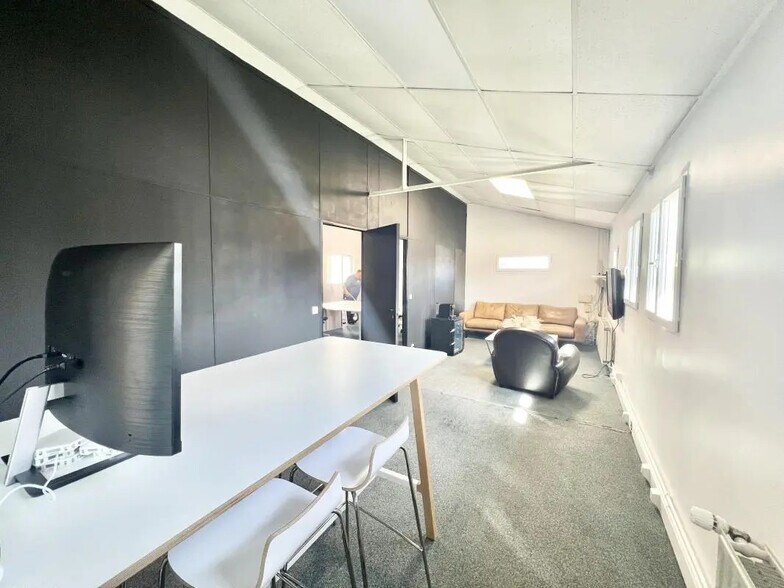 Bureau dans Courbevoie à louer - Photo de l’immeuble – Image 2 sur 7