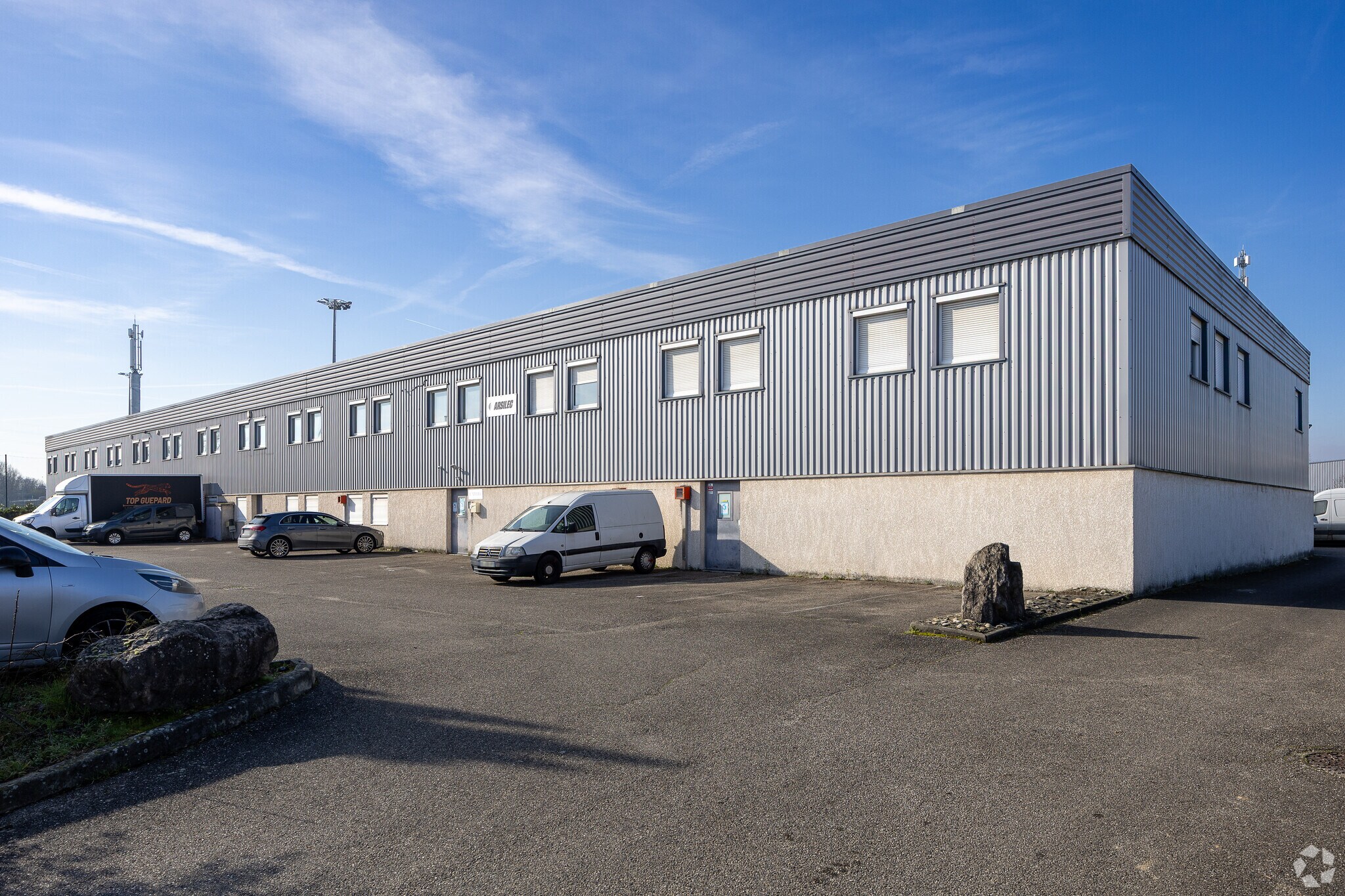 9-11 Rue Pierre Mendès France, Vaulx-en-Velin à vendre Photo principale– Image 1 sur 1