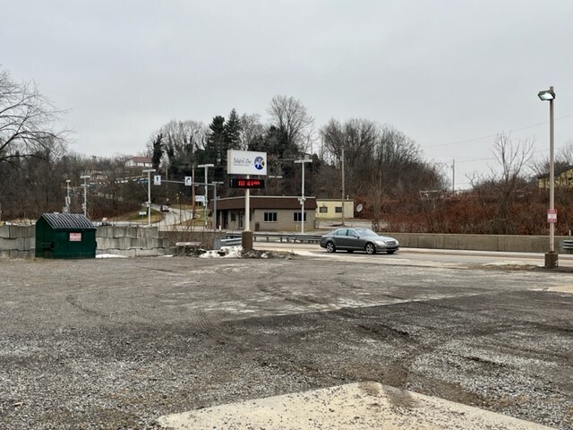 400 Constitution Blvd, New Brighton, PA à vendre - Photo de l’immeuble – Image 3 sur 23