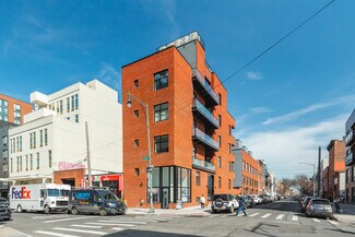 Plus de détails pour 5-01 47th Rd, Long Island City, NY - Logement à vendre