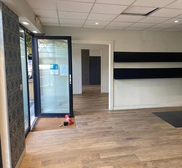 110 Boulevard D'Alsace-Lorraine, Le Perreux-sur-Marne à louer - Photo de l’immeuble – Image 2 sur 6