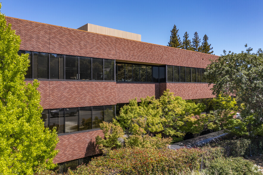 1777 Oakland Blvd, Walnut Creek, CA à louer - Photo de l’immeuble – Image 2 sur 5