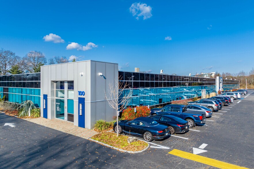 100 Sunnyside Blvd Ext, Woodbury, NY à louer - Photo de l’immeuble – Image 2 sur 11