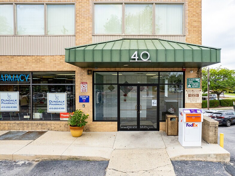 40 S Dundalk Ave, Baltimore, MD à louer - Photo de l’immeuble – Image 2 sur 6