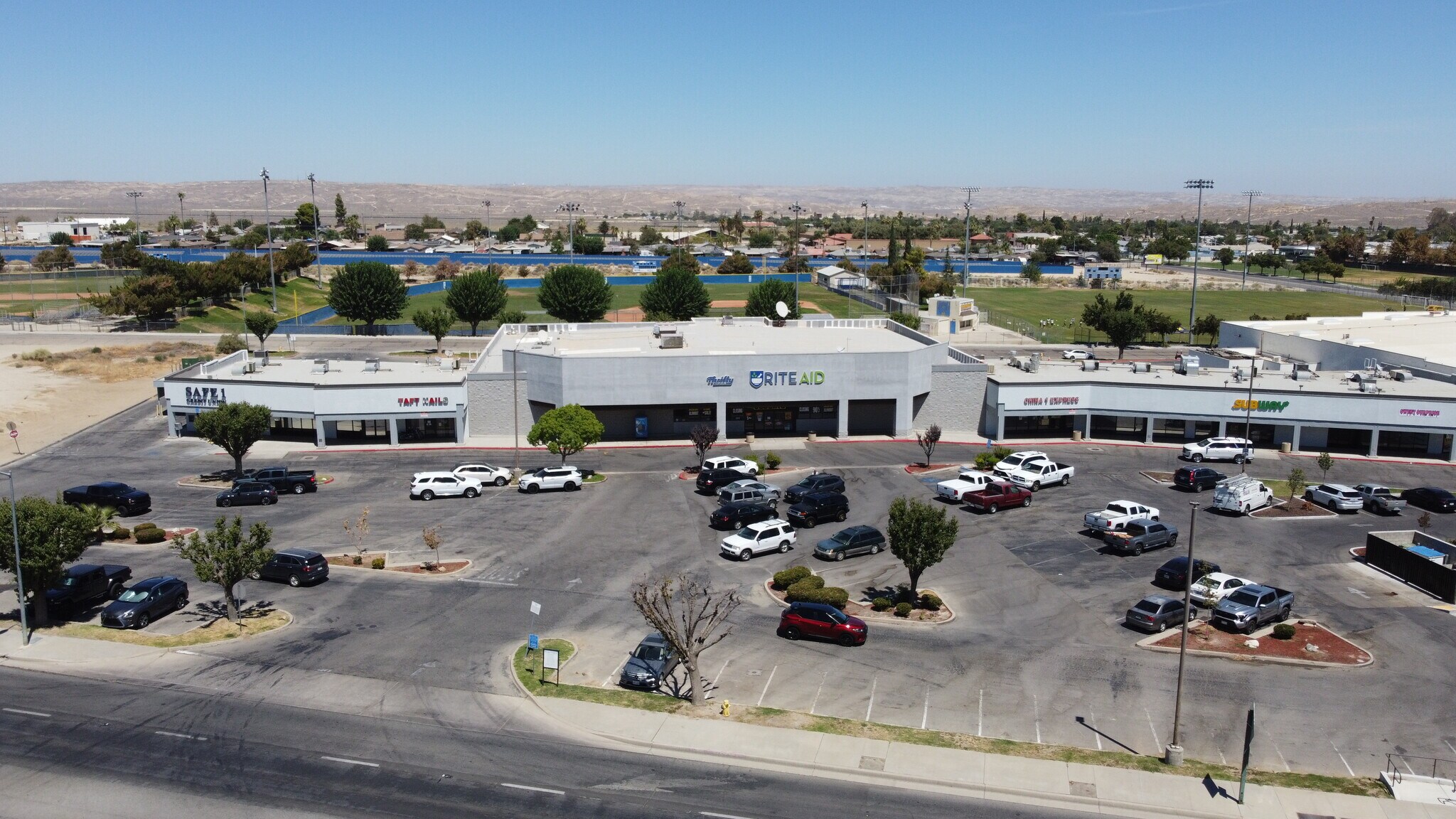 1008-1092 W Kern, Taft, CA à louer Photo de l’immeuble– Image 1 sur 4
