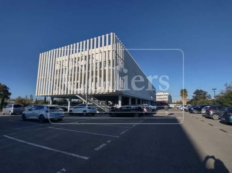 5 Avenue Jacqueline Auriol, Marignane à louer Photo de l’immeuble– Image 1 sur 8