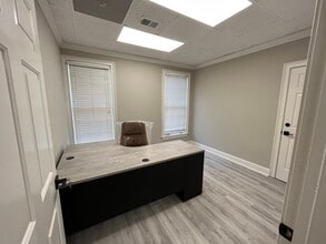 750 Hammond Dr NE, Atlanta, GA à louer Photo de l’immeuble– Image 2 sur 15