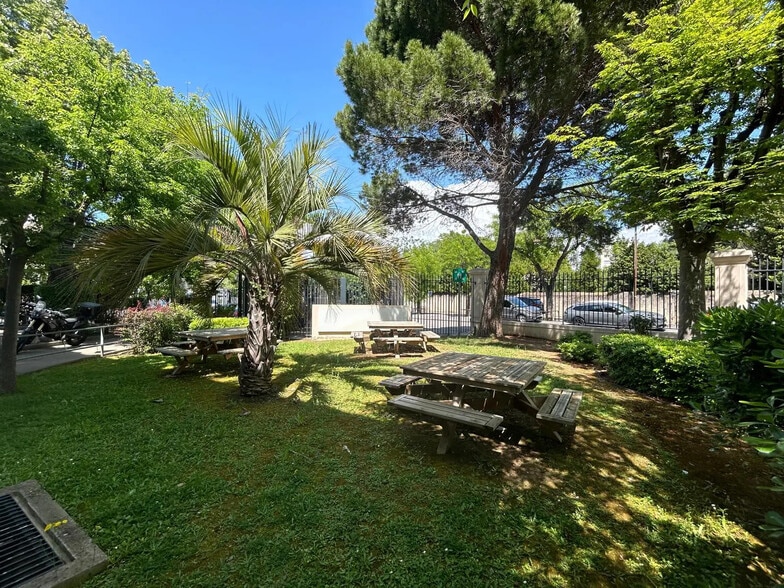 467 Avenue Du Prado, Marseille à louer - Photo de l’immeuble – Image 2 sur 12