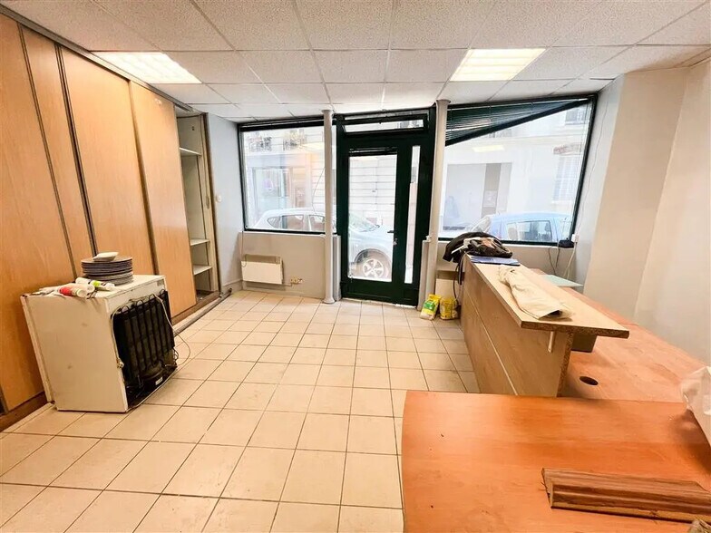 Local commercial dans Paris à louer - Photo de l’immeuble – Image 3 sur 6