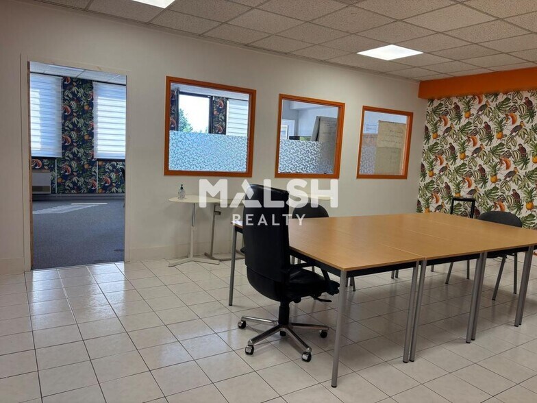 Bureau dans Champagne Au Mont D Or à vendre - Photo intérieure – Image 3 sur 12