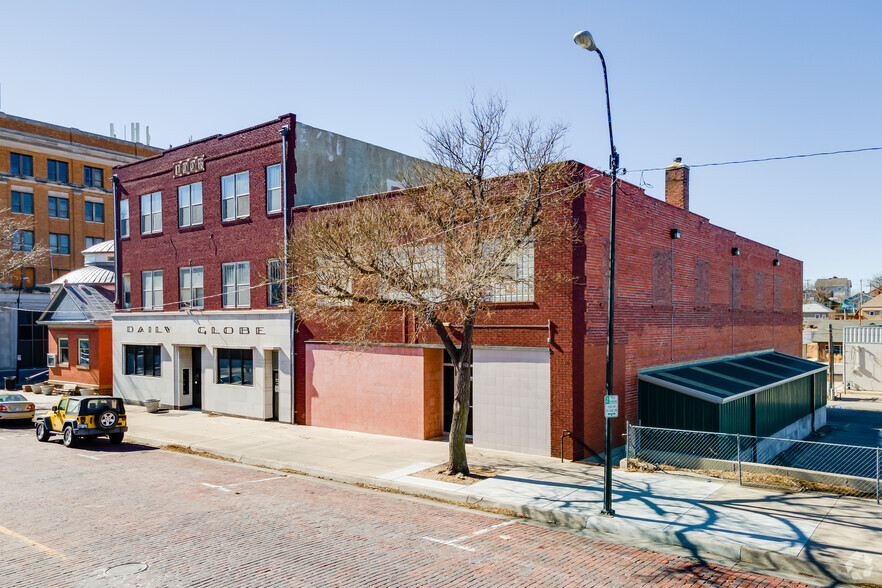 705 N 2nd Ave, Dodge City, KS à louer - Photo de l’immeuble – Image 2 sur 38