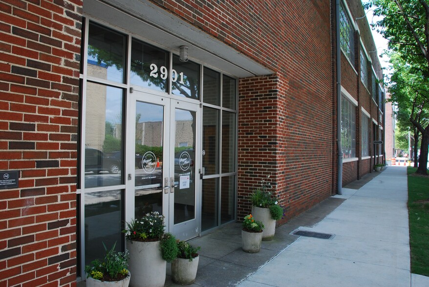 2901 2nd Ave S, Birmingham, AL à louer - Photo de l’immeuble – Image 2 sur 7