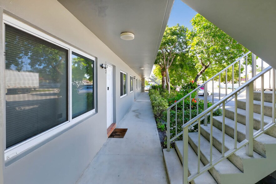 4900 NW 10th Ave, Fort Lauderdale, FL à vendre - Photo de l’immeuble – Image 3 sur 14