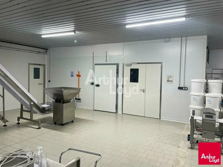 Local d'activités dans CONTRES à vendre - Photo intérieure – Image 3 sur 4