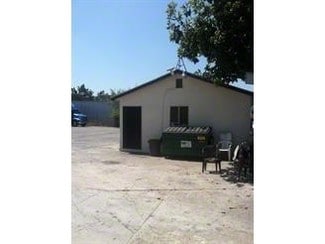 Plus de détails pour 10986 Vulcan St, South Gate, CA - Spécialisé à vendre