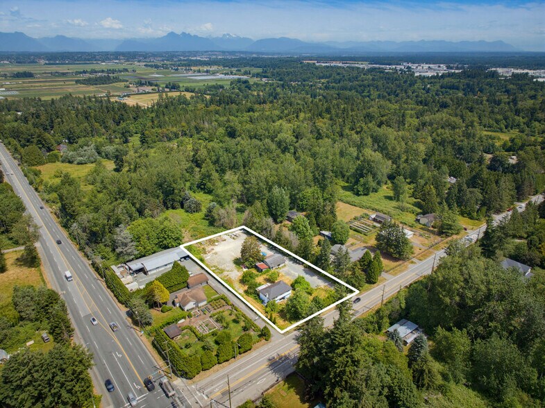 17643 24 Av, Surrey, BC à vendre - Photo de l’immeuble – Image 3 sur 6
