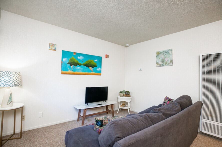 1905 Normal Ave, Chico, CA à vendre - Photo de l’immeuble – Image 3 sur 39