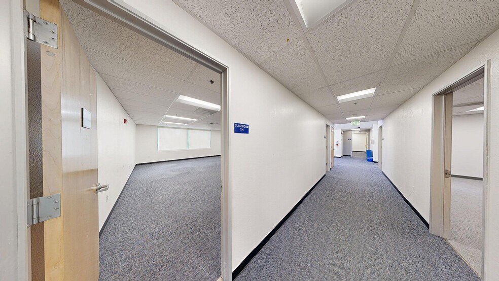 1560 Berger Dr, San Jose, CA à louer - Numérisation 3D Matterport – Image 2 sur 22