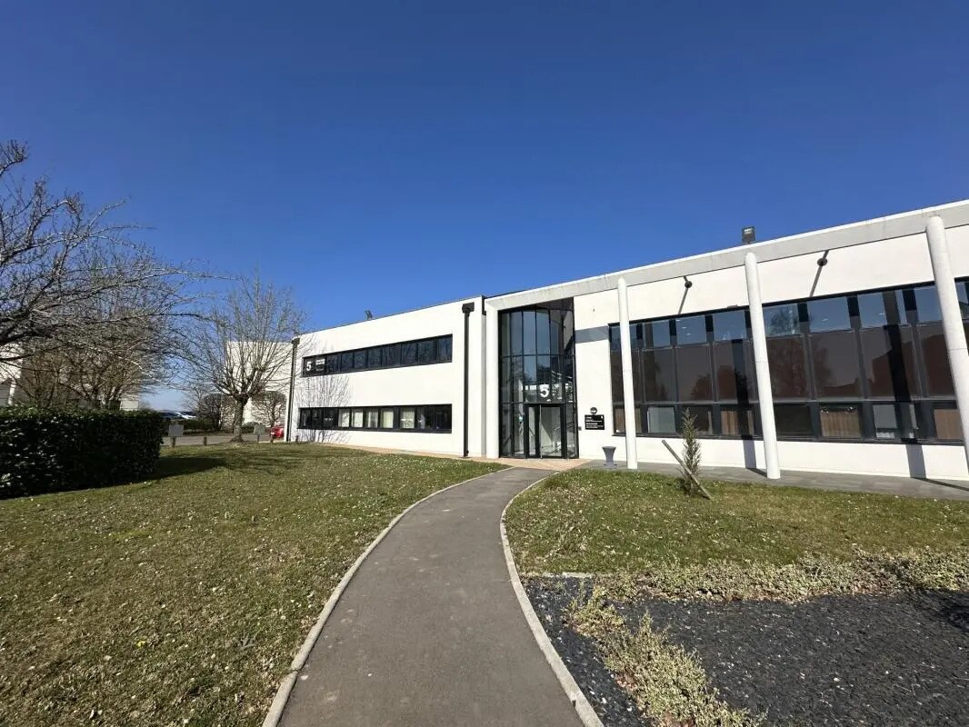 Bureau dans Chartres à louer Photo de l’immeuble– Image 1 sur 14