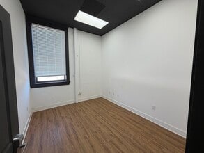 200 E Chapman Ave, Orange, CA à louer Photo intérieure– Image 2 sur 4