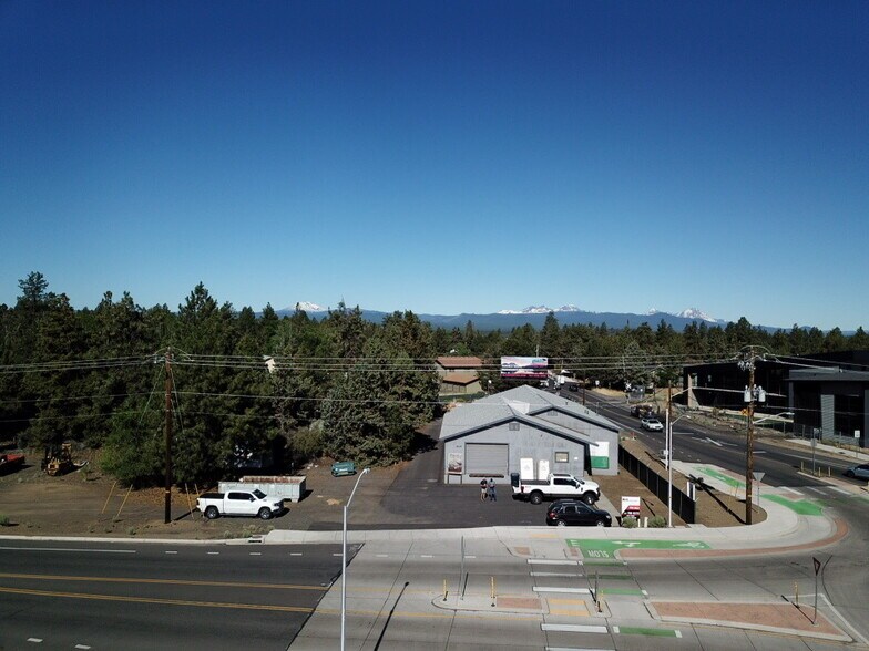 625 SE 9th St, Bend, OR à vendre - Photo de l’immeuble – Image 1 sur 13
