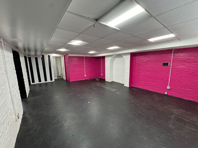 1013 N Charles St, Baltimore, MD à louer - Photo de l’immeuble – Image 3 sur 9