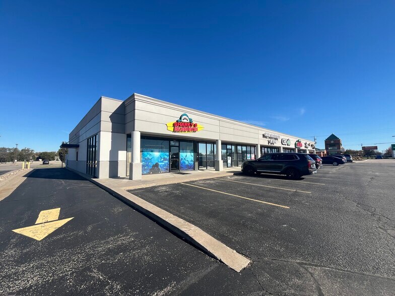 8918 W 21st St, Wichita, KS à louer - Photo de l’immeuble – Image 1 sur 10