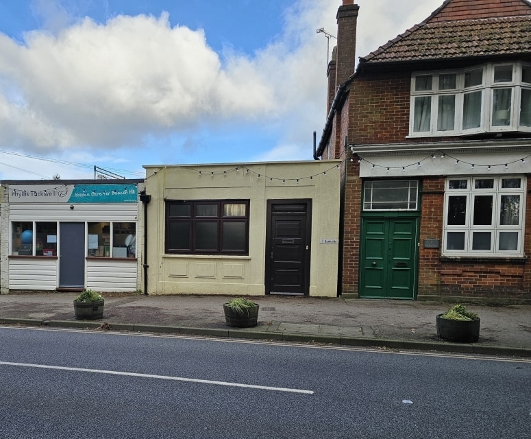 Beacon Hill Rd, Hindhead à louer Photo principale– Image 1 sur 2