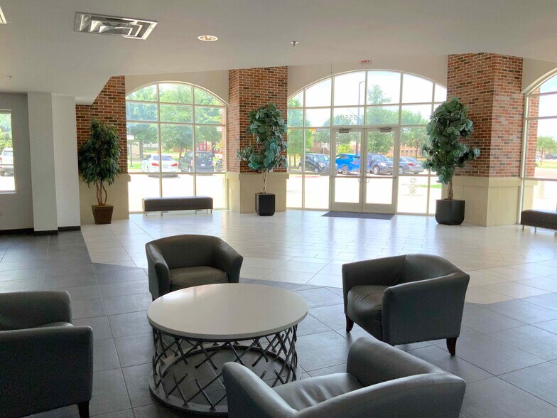5550 Warren Pky, Frisco, TX à louer - Photo intérieure – Image 3 sur 17