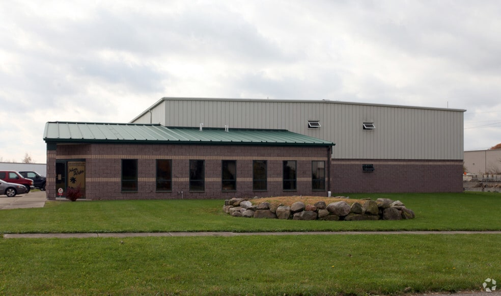 240 W Greenwich Rd, Seville, OH à louer - Photo principale – Image 1 sur 25