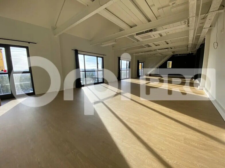 Local commercial dans Villenoy à louer - Photo de l’immeuble – Image 1 sur 3