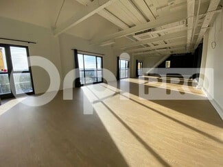 Plus de détails pour Local commercial à louer