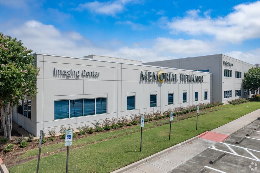 13114 FM 1960 W, Houston, TX à louer - Photo de l’immeuble – Image 1 sur 13