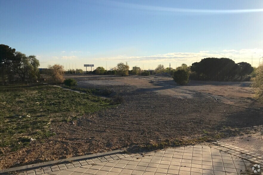 Calle de la Pirotécnia, 76, Madrid, Madrid à vendre - Photo de l’immeuble – Image 2 sur 4