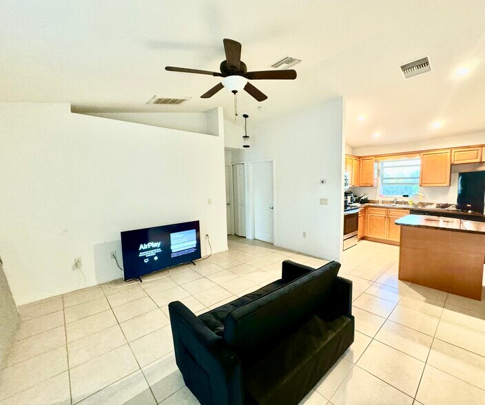 1154 Macarthur St, Lake Placid, FL à vendre - Photo de l’immeuble – Image 3 sur 16