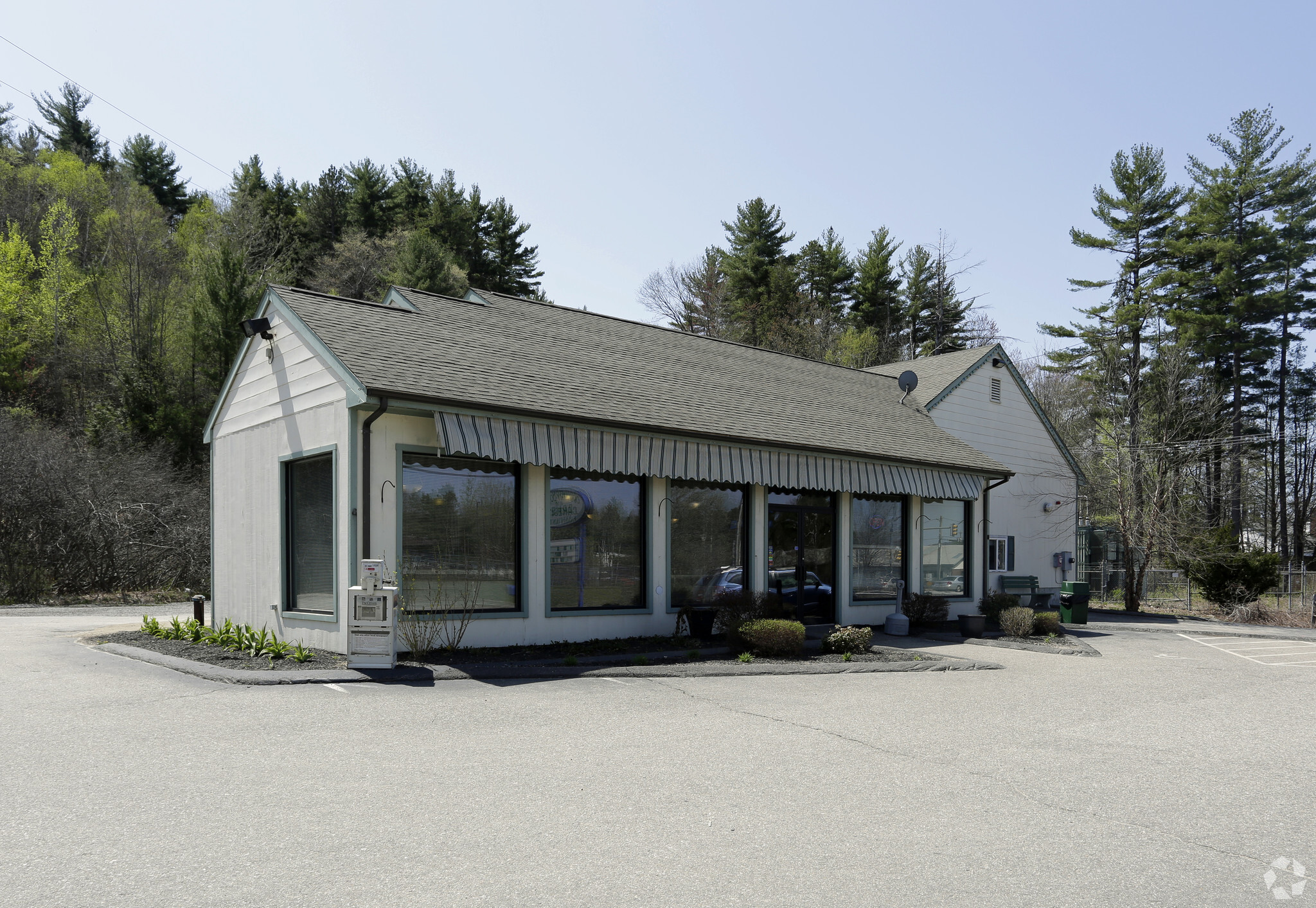 1457 Lake Shore Rd, Gilford, NH à vendre Photo principale– Image 1 sur 7