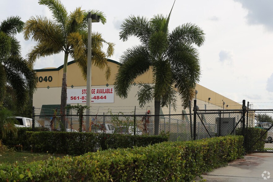 1040 W Industrial Ave, Boynton Beach, FL à louer - Photo de l’immeuble – Image 3 sur 17