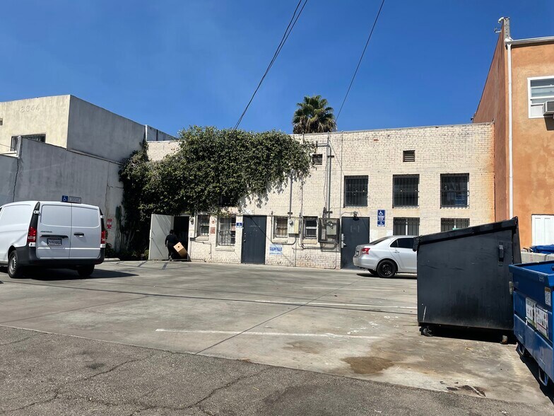 8340-8342 Beverly Blvd, Los Angeles, CA à louer - Photo de l’immeuble – Image 2 sur 3