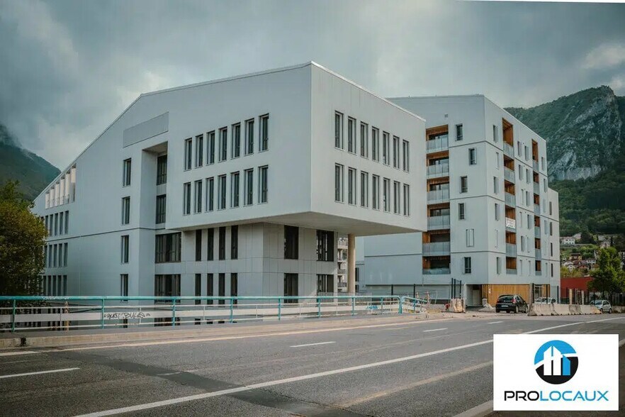 Bureau dans Grenoble à vendre - Photo de l’immeuble – Image 1 sur 12