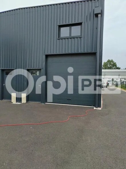 Local d’activités dans Biganos à louer - Photo de l’immeuble – Image 1 sur 7