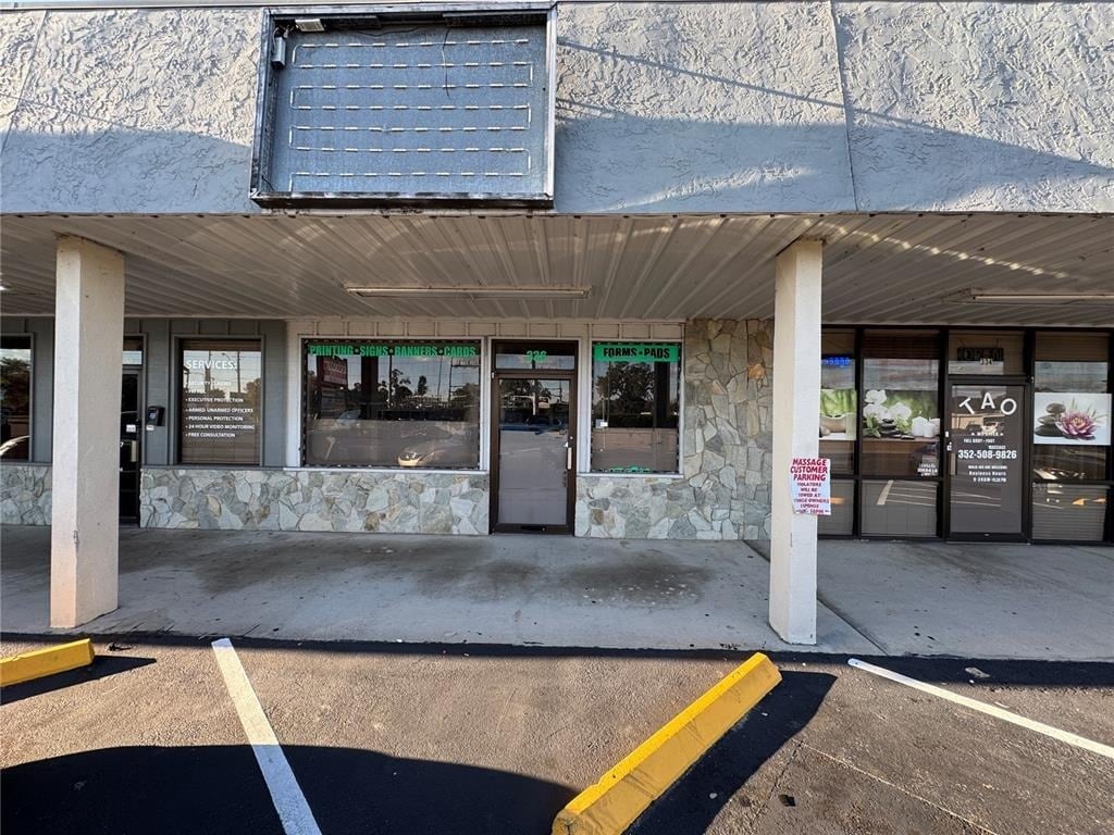 324 W Burleigh Blvd, Tavares, FL à louer Photo de l’immeuble– Image 1 sur 9