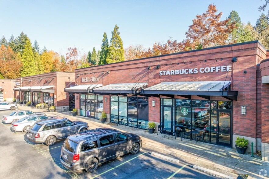 Centerpointe Dr, Lake Oswego, OR à louer - Photo de l’immeuble – Image 2 sur 10