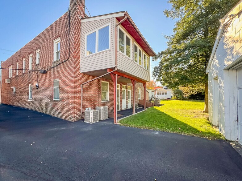 132 Bellevue Ave, Penndel, PA à vendre - Photo de l’immeuble – Image 2 sur 49
