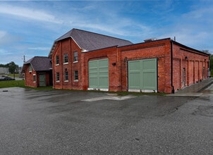 1801 E Oliver St, Baltimore, MD à louer Photo de l’immeuble– Image 1 sur 6