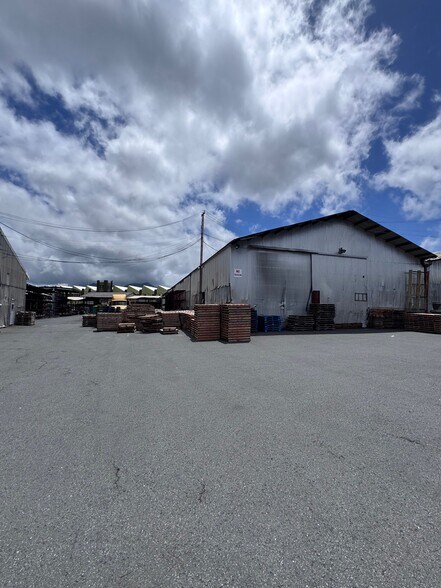 660 N Nimitz Hwy, Honolulu, HI à louer - Photo de l’immeuble – Image 2 sur 9